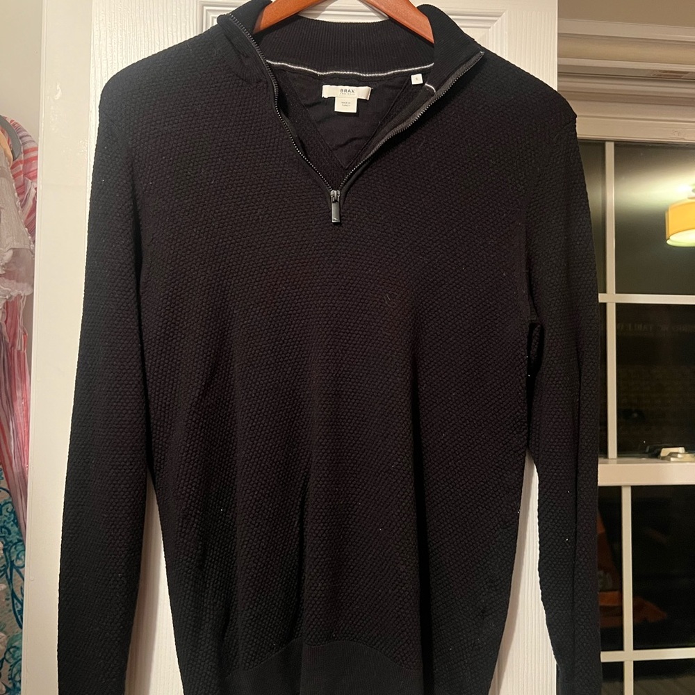 Brax Size Small, Black quarter zip sweater